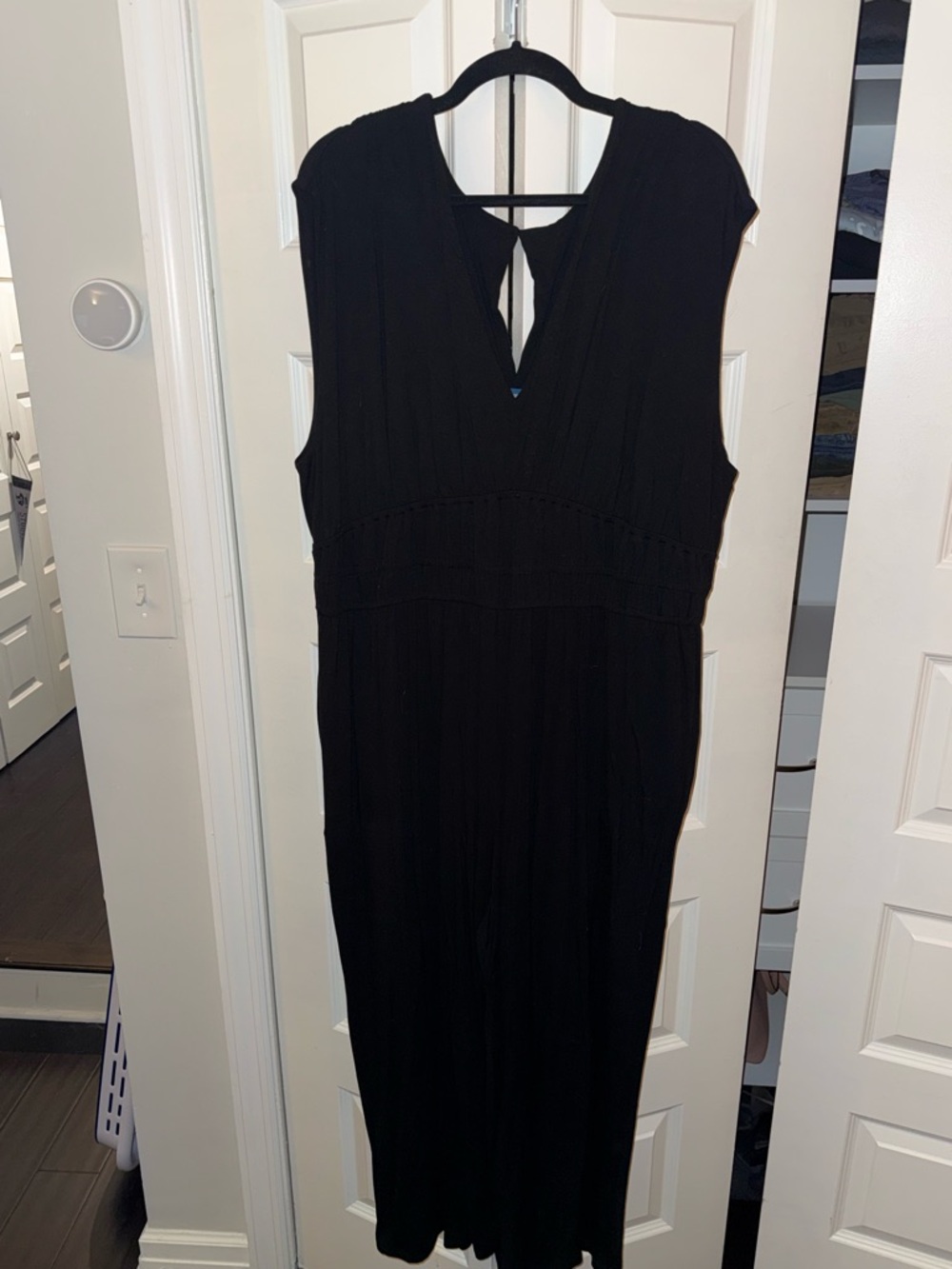 Black Sleeveless V-Neck Women's jumpsuit